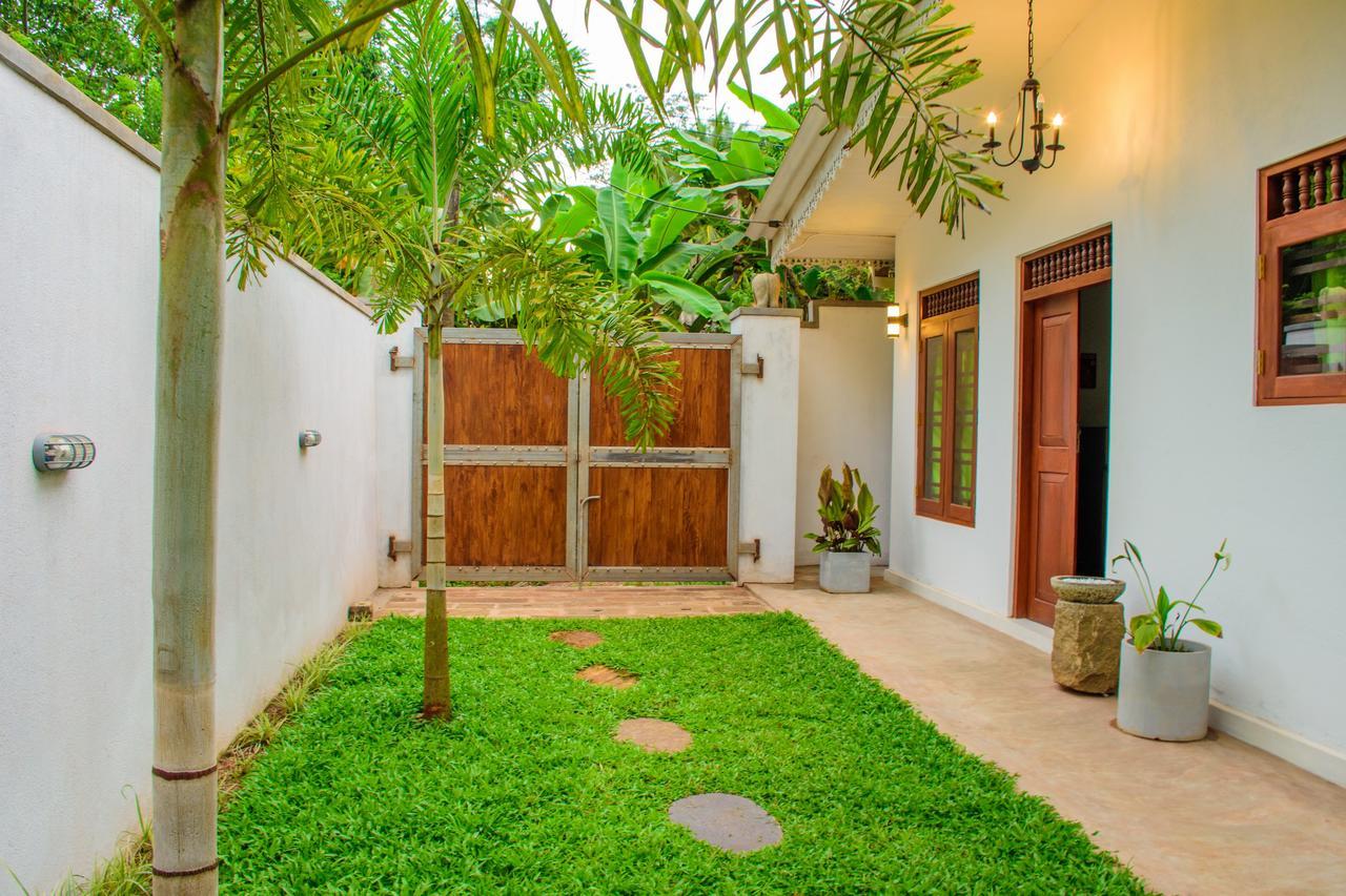 Rock Elephant Villa Hikkaduwa Bagian luar foto