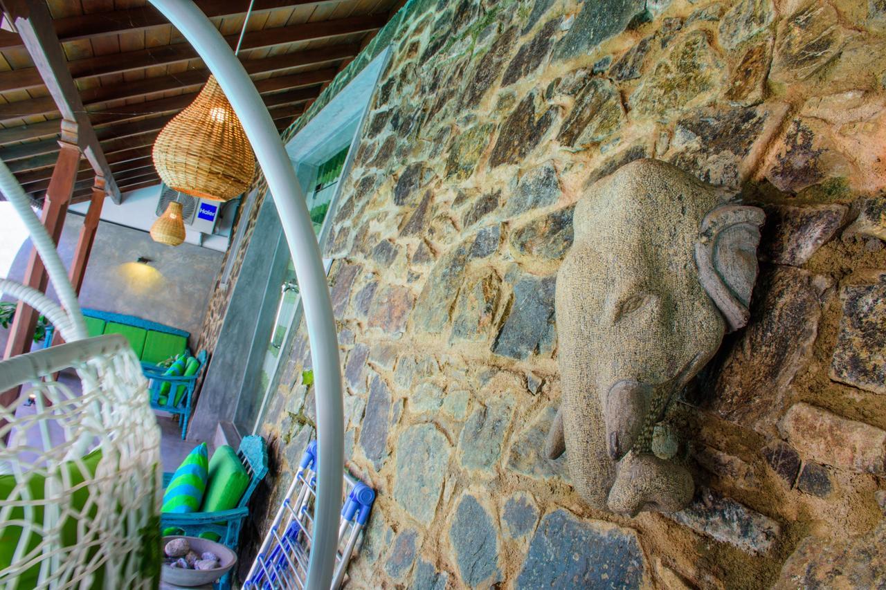 Rock Elephant Villa Hikkaduwa Bagian luar foto