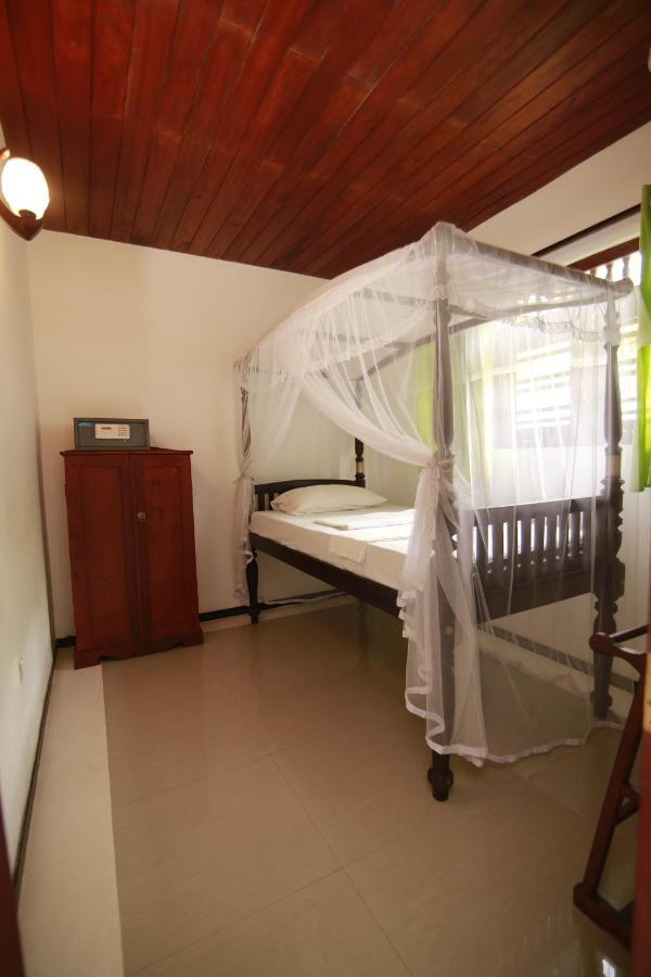 Rock Elephant Villa Hikkaduwa Bagian luar foto