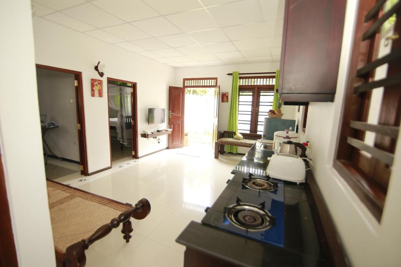 Rock Elephant Villa Hikkaduwa Bagian luar foto